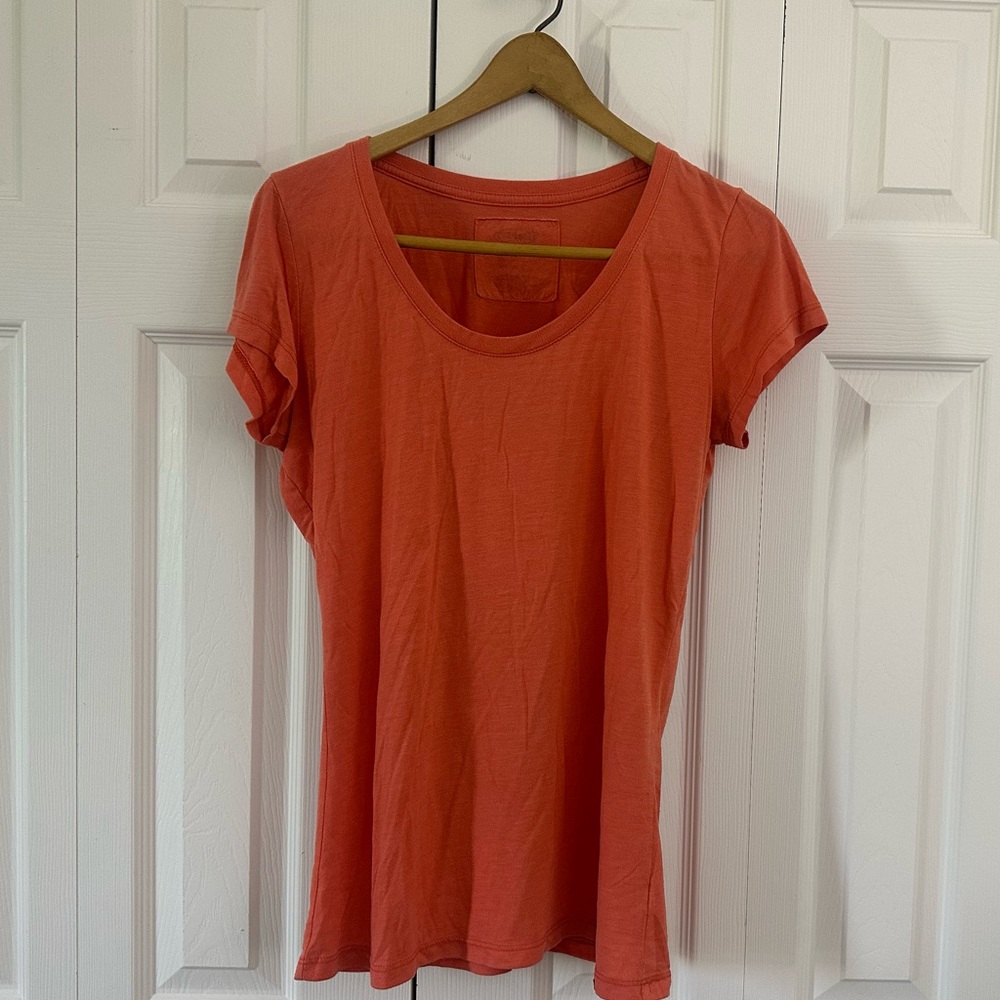 Cariloha tee